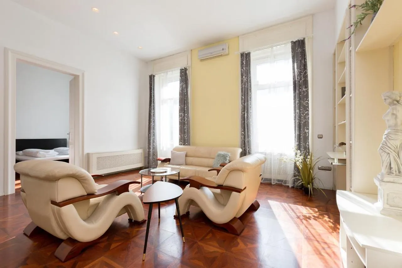 Luxury Central Apartment Budapest 0*,